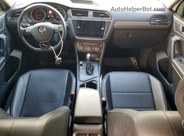 3VV3B7AX2KM042201 2019 VOLKSWAGEN TIGUAN White Vista del salpicadero