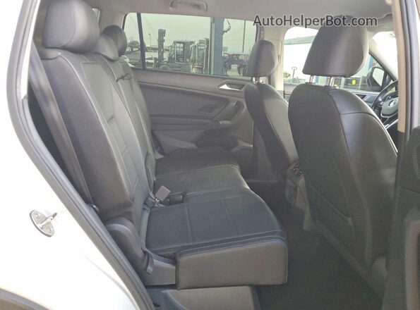 3VV3B7AX2KM042201 2019 VOLKSWAGEN TIGUAN White Vista interior trasera