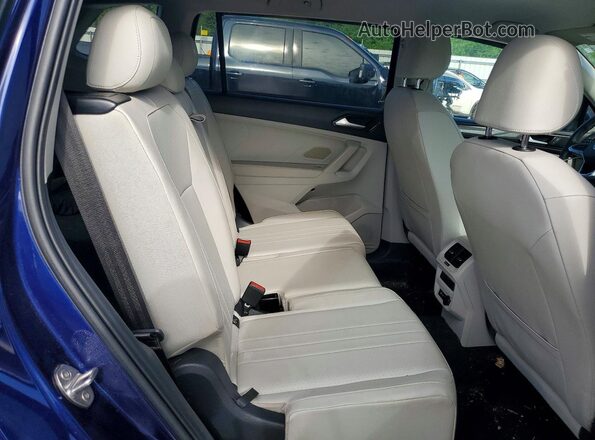 3VV3B7AX2NM064607 2022 VOLKSWAGEN TIGUAN Blue Вид задньої частини салону