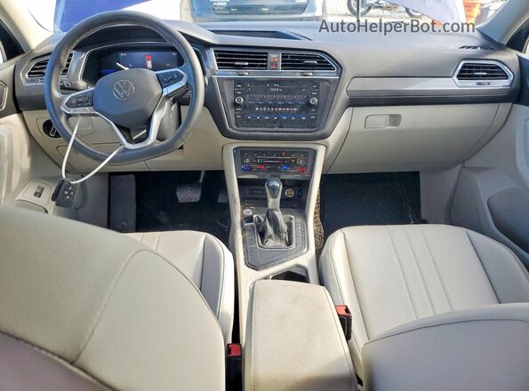3VV3B7AX2NM064607 2022 VOLKSWAGEN TIGUAN Blue Вид панелі приладів