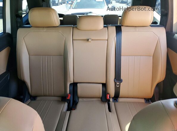 3VV3B7AX2NM150550 2022 VOLKSWAGEN TIGUAN White Вид задніх сидінь