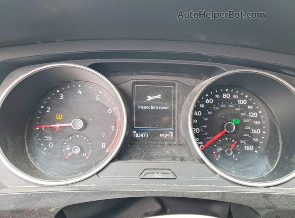 3VV3B7AX3JM002269 2018 VOLKSWAGEN TIGUAN Black Widok zestawu wskaźników