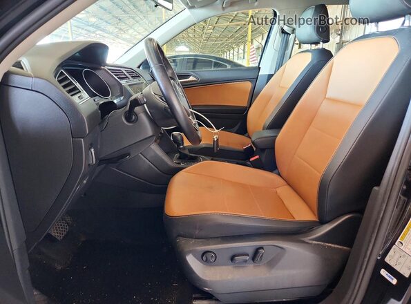 3VV3B7AX3KM199624 2019 VOLKSWAGEN TIGUAN Black წინა სალონის ხედი