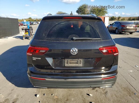 3VV3B7AX3LM017552 2020 VOLKSWAGEN TIGUAN Black Widok z tyłu