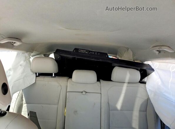 3VV3B7AX3LM101922 2020 VOLKSWAGEN TIGUAN White Rear seats view