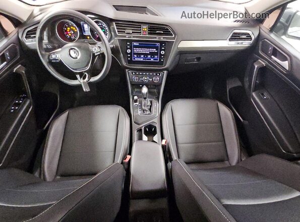 3VV3B7AX3MM018167 2021 VOLKSWAGEN TIGUAN Silver Vista del salpicadero