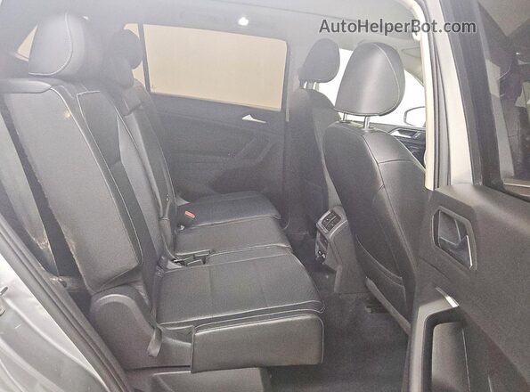 3VV3B7AX3MM018167 2021 VOLKSWAGEN TIGUAN Silver Vista interior trasera