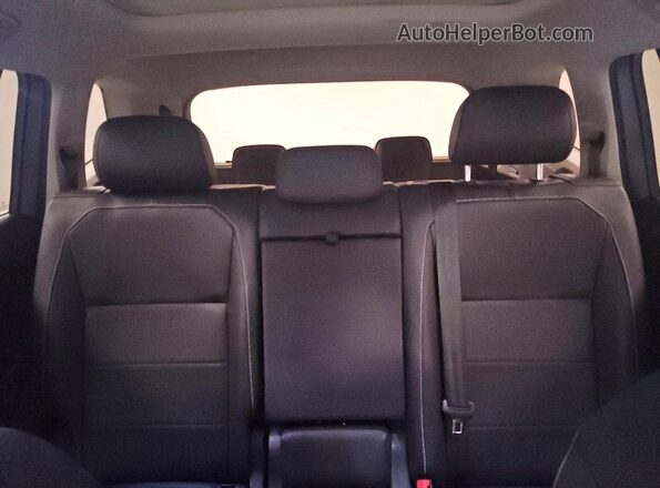 3VV3B7AX3MM018167 2021 VOLKSWAGEN TIGUAN Silver Vista de los asientos traseros