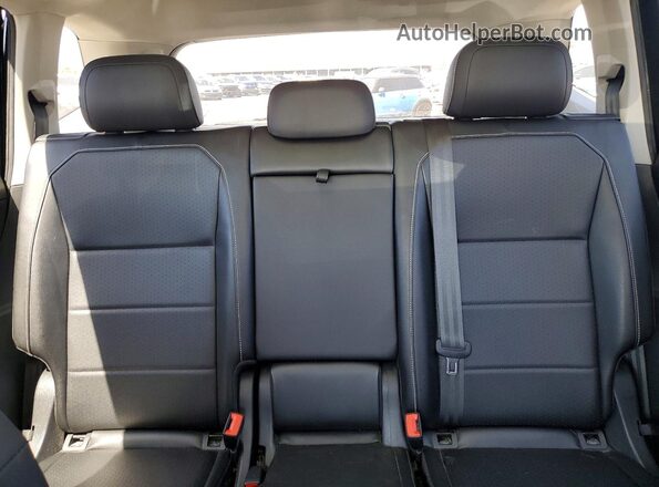 3VV3B7AX3MM111450 2021 VOLKSWAGEN TIGUAN Black Rear seats view