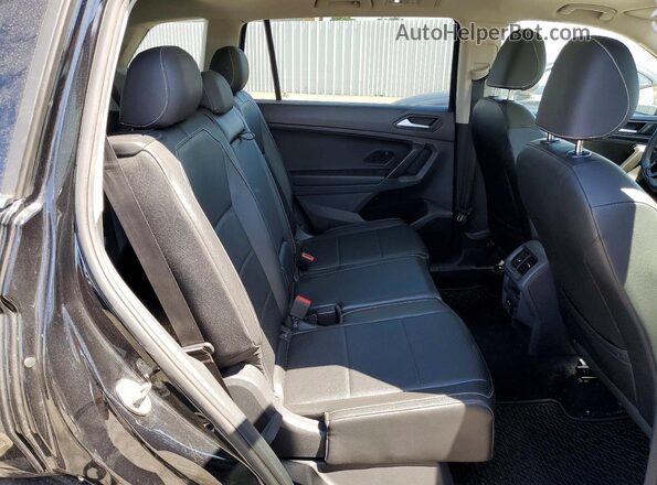 3VV3B7AX3MM111450 2021 VOLKSWAGEN TIGUAN Black Rear interior view