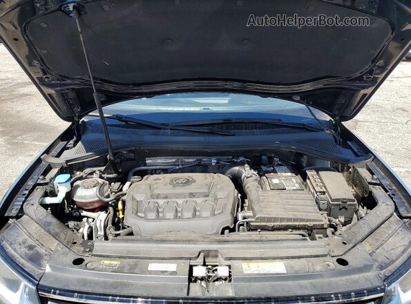 3VV3B7AX3MM111450 2021 VOLKSWAGEN TIGUAN Black Engine compartment view