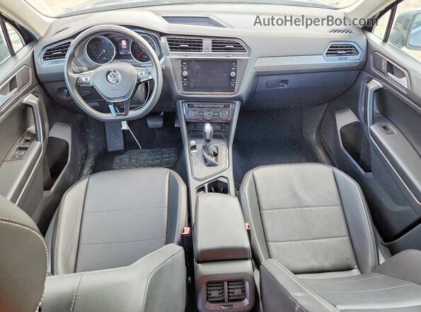 3VV3B7AX3MM113408 2021 VOLKSWAGEN TIGUAN Gray Առջևի վահանակի տեսք