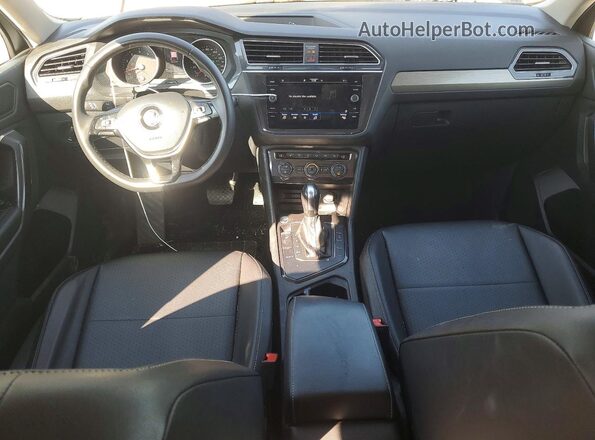 3VV3B7AX3MM125221 2021 VOLKSWAGEN TIGUAN Silver Առջևի վահանակի տեսք