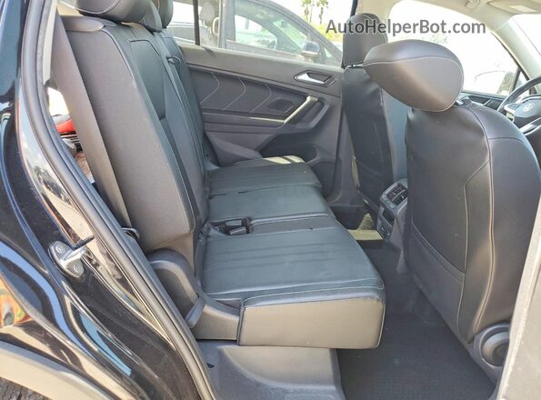 3VV3B7AX3NM018204 2022 VOLKSWAGEN TIGUAN Black Vista interior trasera