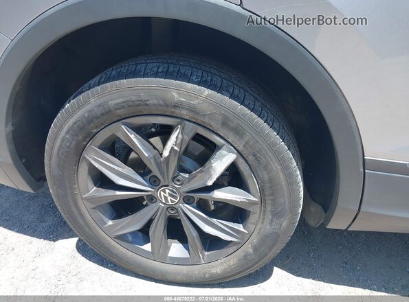 3VV3B7AX3NM020700 2022 VOLKSWAGEN TIGUAN Silver ხელსაწყოთა პანელის ხედი