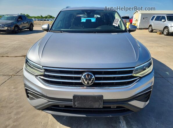 3VV3B7AX3NM141596 2022 VOLKSWAGEN TIGUAN Silver Widok z przodu