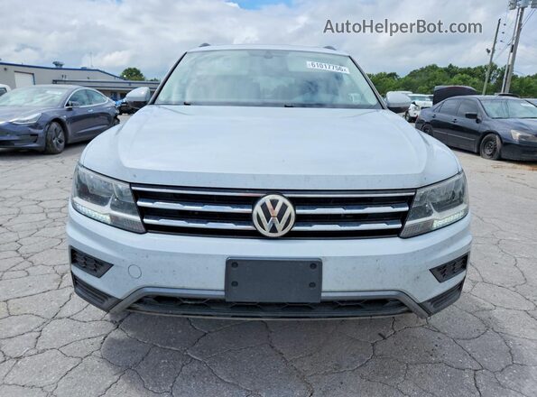 3VV3B7AX4JM104681 2018 VOLKSWAGEN TIGUAN Серый Вид спереди