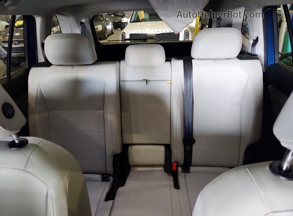 3VV3B7AX4JM218714 2018 VOLKSWAGEN TIGUAN Blue Widok tylnych siedzeń