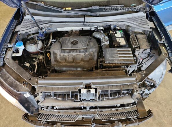 3VV3B7AX4JM218714 2018 VOLKSWAGEN TIGUAN Blue Widok komory silnika