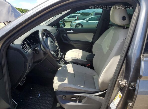 3VV3B7AX4LM080885 2020 VOLKSWAGEN TIGUAN Gray Вид салону спереду