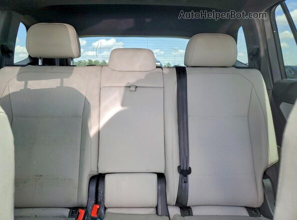 3VV3B7AX4LM080885 2020 VOLKSWAGEN TIGUAN Gray Вид задніх сидінь
