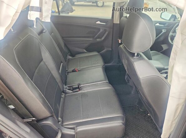3VV3B7AX4MM041201 2021 VOLKSWAGEN TIGUAN Black Vista interior trasera