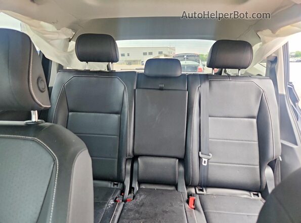 3VV3B7AX4MM041201 2021 VOLKSWAGEN TIGUAN Black Vista de los asientos traseros