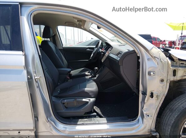3VV3B7AX4MM050643 2021 VOLKSWAGEN TIGUAN Silver Front interior view