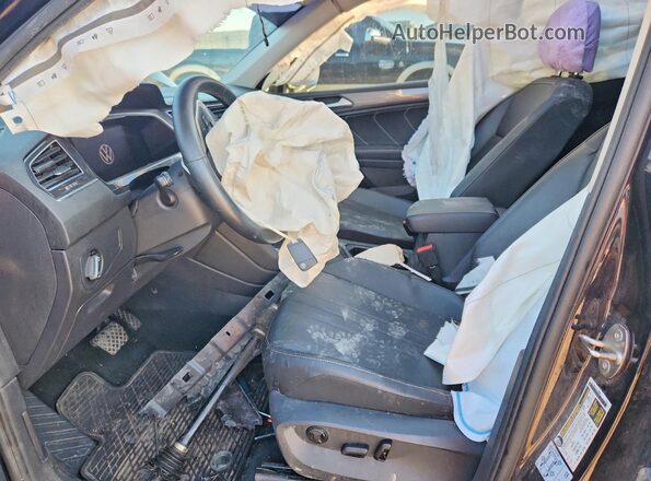 3VV3B7AX4NM012508 2022 VOLKSWAGEN TIGUAN Black Front interior view
