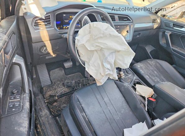 3VV3B7AX4NM012508 2022 VOLKSWAGEN TIGUAN Black Dashboard view