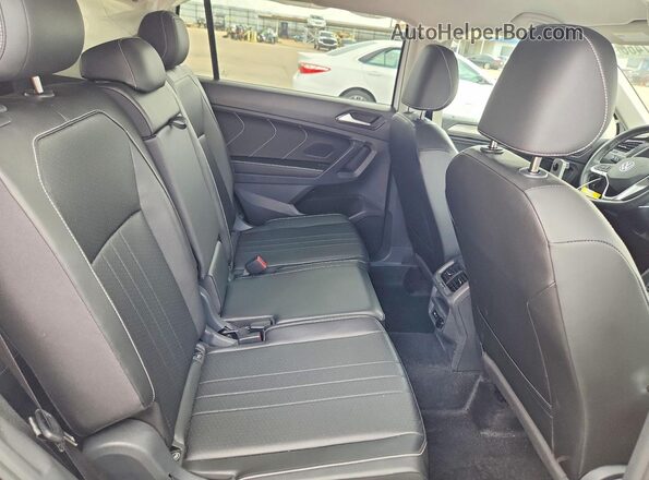 3VV3B7AX4RM067854 2024 VOLKSWAGEN TIGUAN White Vista de los asientos traseros