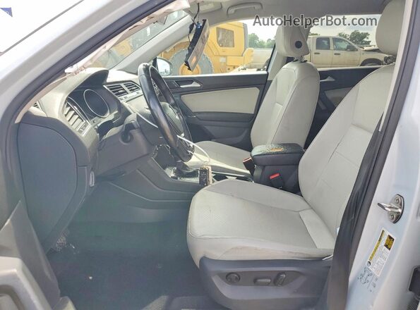 3VV3B7AX5JM190874 2018 VOLKSWAGEN TIGUAN Gray Front interior view