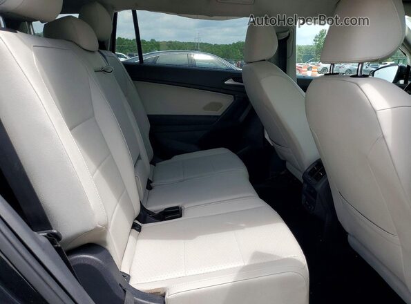 3VV3B7AX5KM137562 2019 VOLKSWAGEN TIGUAN Black Widok wnętrza z tyłu