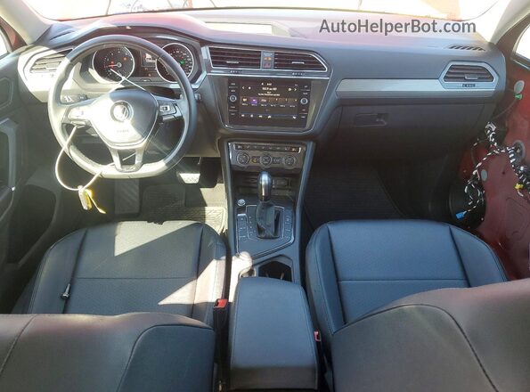 3VV3B7AX5LM006634 2020 VOLKSWAGEN TIGUAN Red Dashboard view