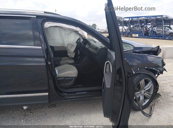3VV3B7AX5LM011025 2020 VOLKSWAGEN TIGUAN Black წინა სალონის ხედი
