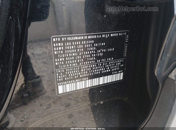 3VV3B7AX5LM011025 2020 VOLKSWAGEN TIGUAN Black ძრავის განყოფილების ხედი