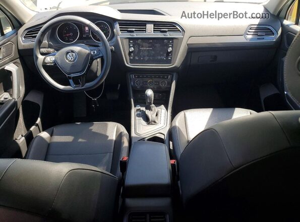 3VV3B7AX5LM133562 2020 VOLKSWAGEN TIGUAN White Widok deski rozdzielczej