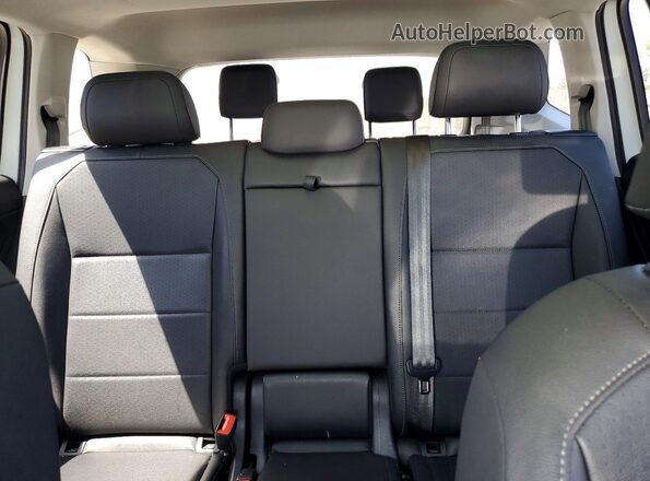 3VV3B7AX5LM133562 2020 VOLKSWAGEN TIGUAN White Widok tylnych siedzeń