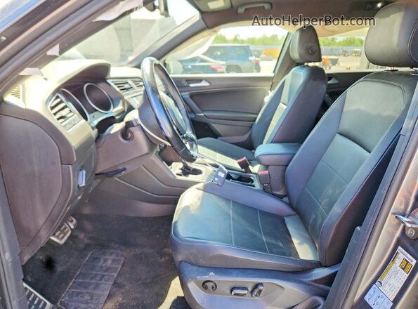 3VV3B7AX5LM133738 2020 VOLKSWAGEN TIGUAN Угольный Вид салона спереди