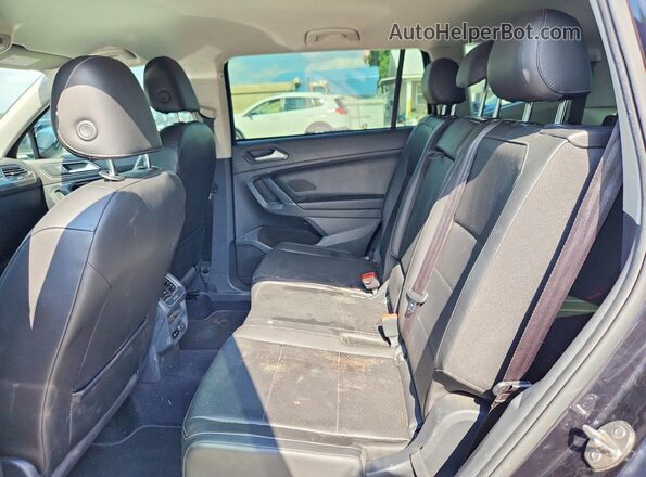 3VV3B7AX6JM041714 2018 VOLKSWAGEN TIGUAN Black უკანა სალონის ხედი