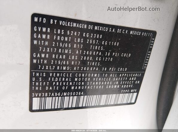 3VV3B7AX6JM050364 2018 VOLKSWAGEN TIGUAN White Vista del compartimento del motor