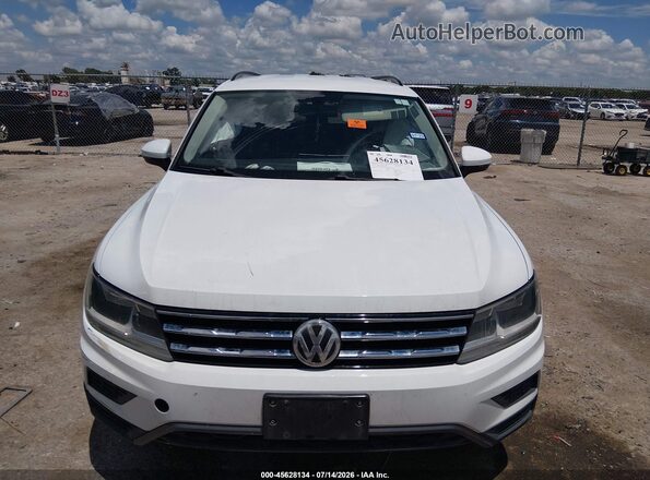 3VV3B7AX6JM050364 2018 VOLKSWAGEN TIGUAN White Vista del cuadro de instrumentos