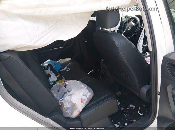 3VV3B7AX6JM050364 2018 VOLKSWAGEN TIGUAN White Vista de la etiqueta del VIN