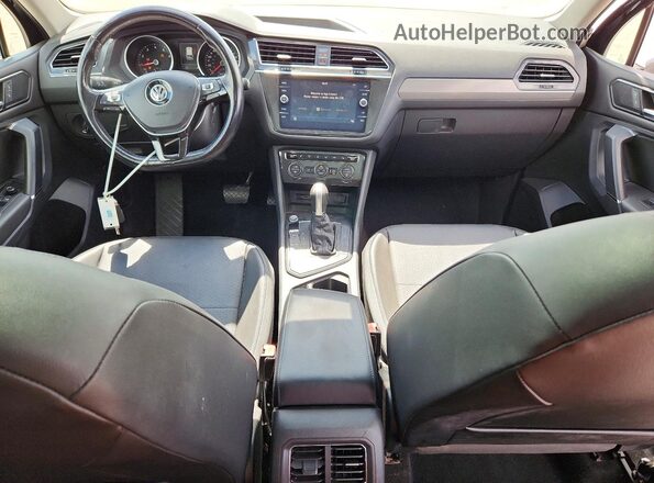 3VV3B7AX6JM088399 2018 VOLKSWAGEN TIGUAN Black Vista del salpicadero