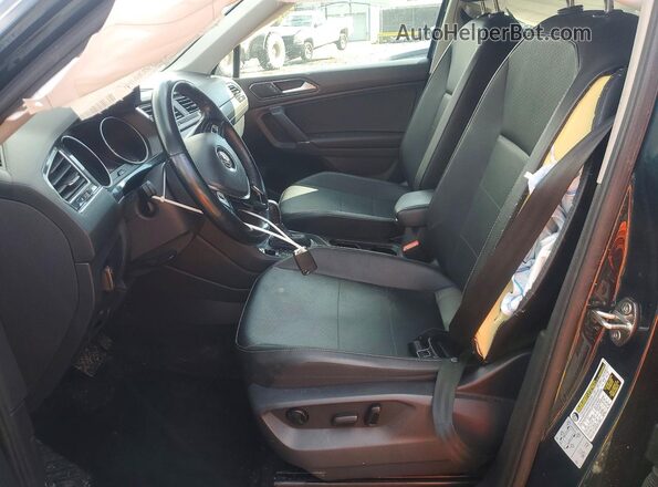 3VV3B7AX6JM153302 2018 VOLKSWAGEN TIGUAN Green Vista interior delantera