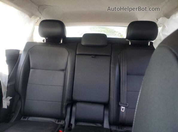 3VV3B7AX6JM153302 2018 VOLKSWAGEN TIGUAN Green Vista de los asientos traseros