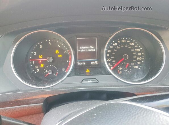 3VV3B7AX6JM153302 2018 VOLKSWAGEN TIGUAN Green Vista del cuadro de instrumentos