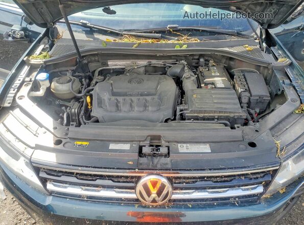 3VV3B7AX6JM153302 2018 VOLKSWAGEN TIGUAN Green Vista del compartimento del motor