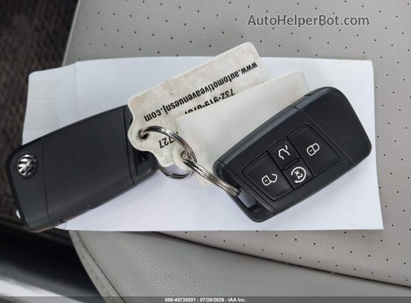 3VV3B7AX6JM155969 2018 VOLKSWAGEN TIGUAN Gray Dashboard view