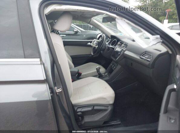 3VV3B7AX6JM185733 2018 VOLKSWAGEN TIGUAN Gray Vista interior delantera